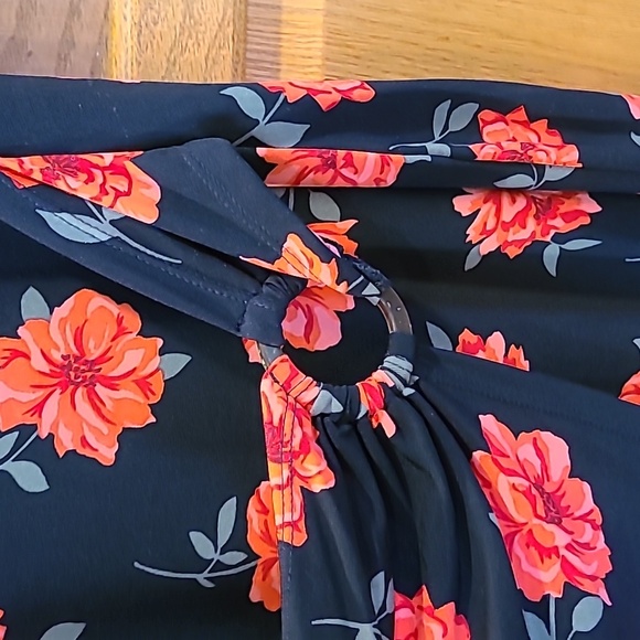 Dress - Picture 2 of 7